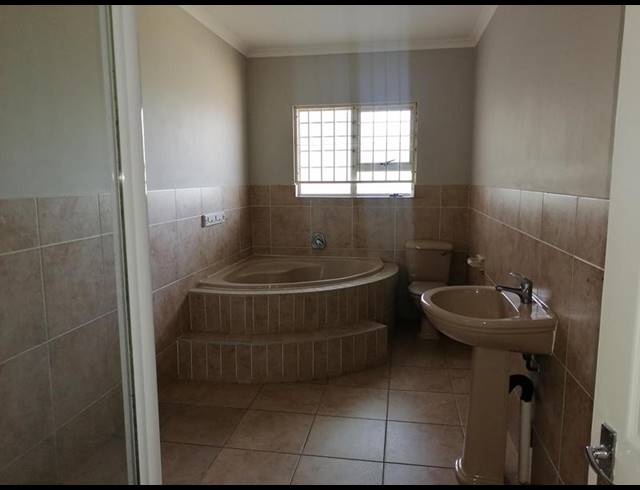 4 BEDROOM HOUSE FOR SALE IN BIRDSWOOD